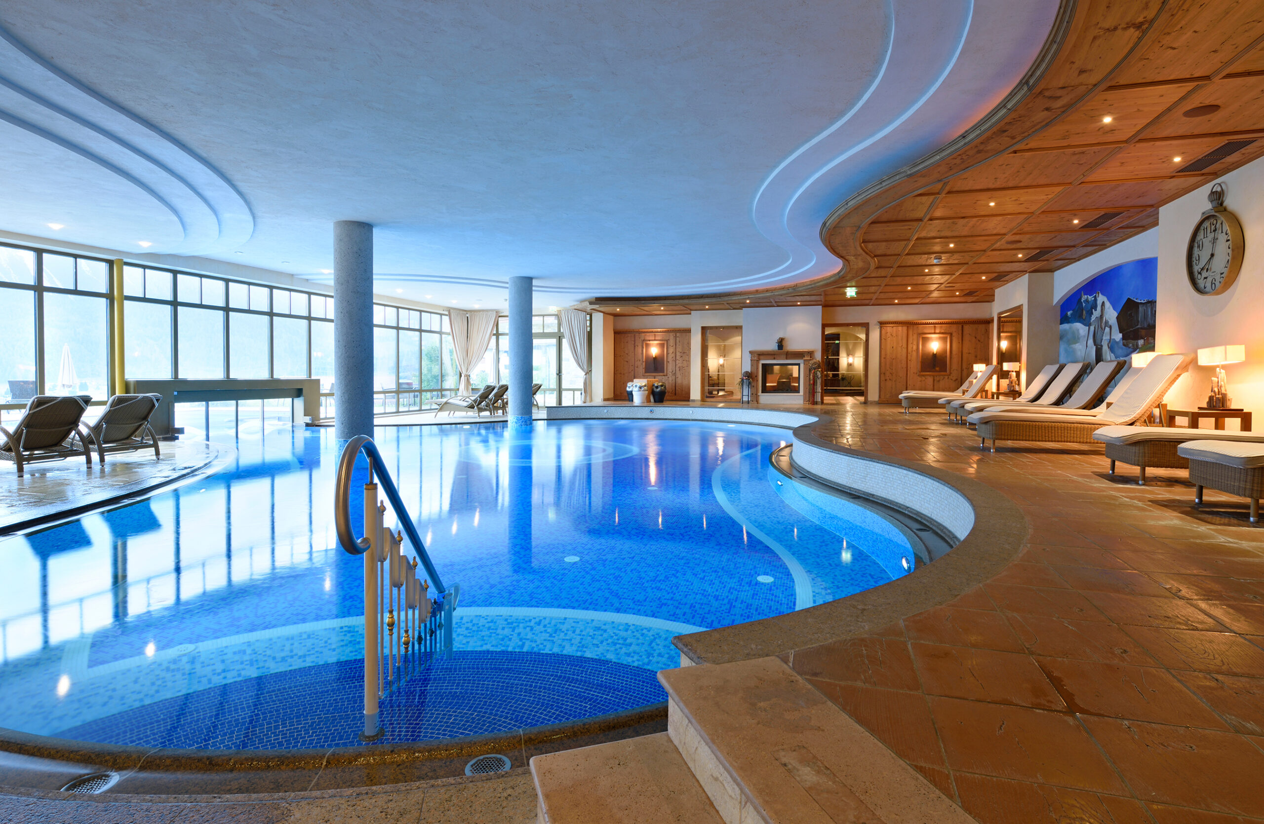 Blick auf den Innenpool - Hotel Post 4*S