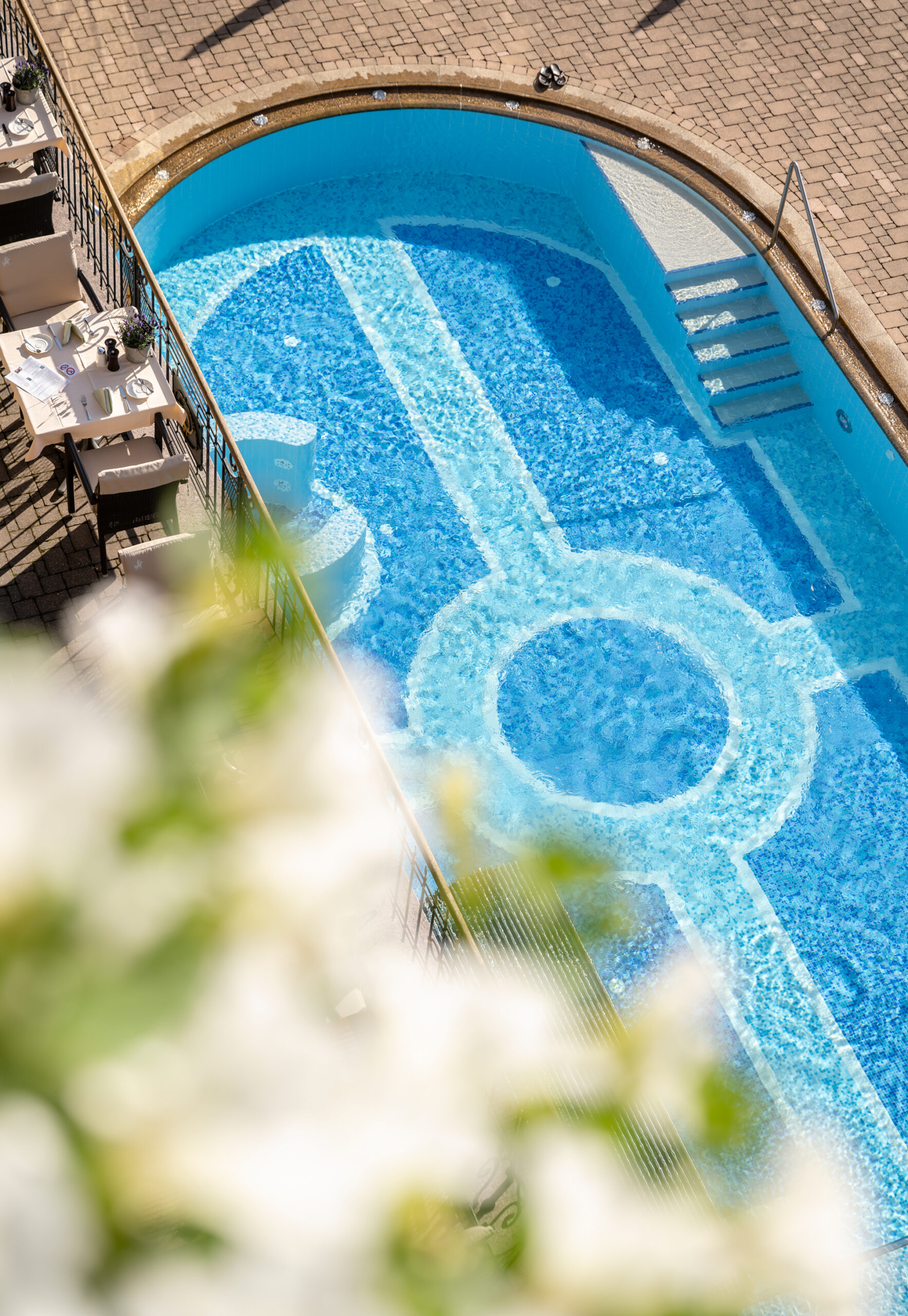 Aussenpool von oben - Hotel Post 4*S